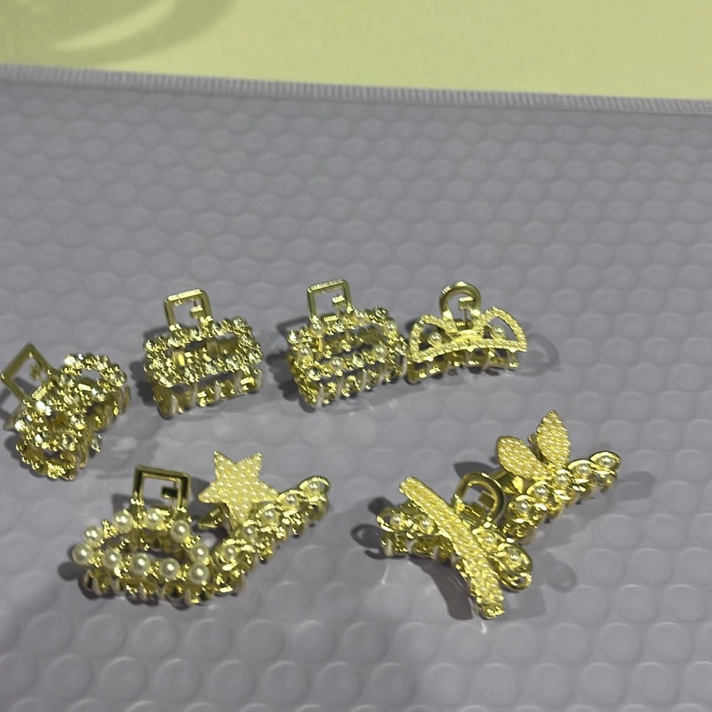 New 8 small glitter hair clips